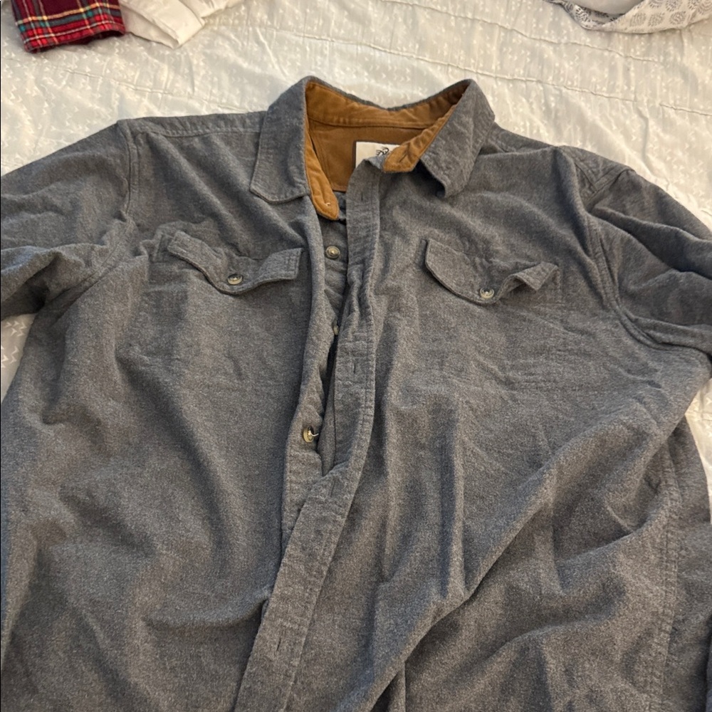 Legendary Whitetails Men’s Flannel - Picture 3 of 3